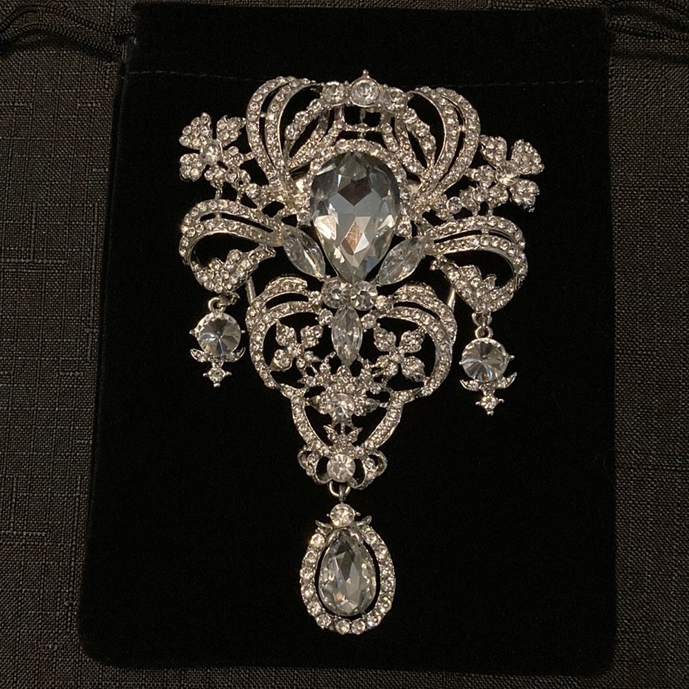 COPY - Rhinestone Brooch